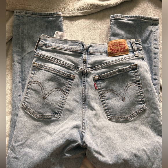 Levi Jeans - Picture 3 of 8